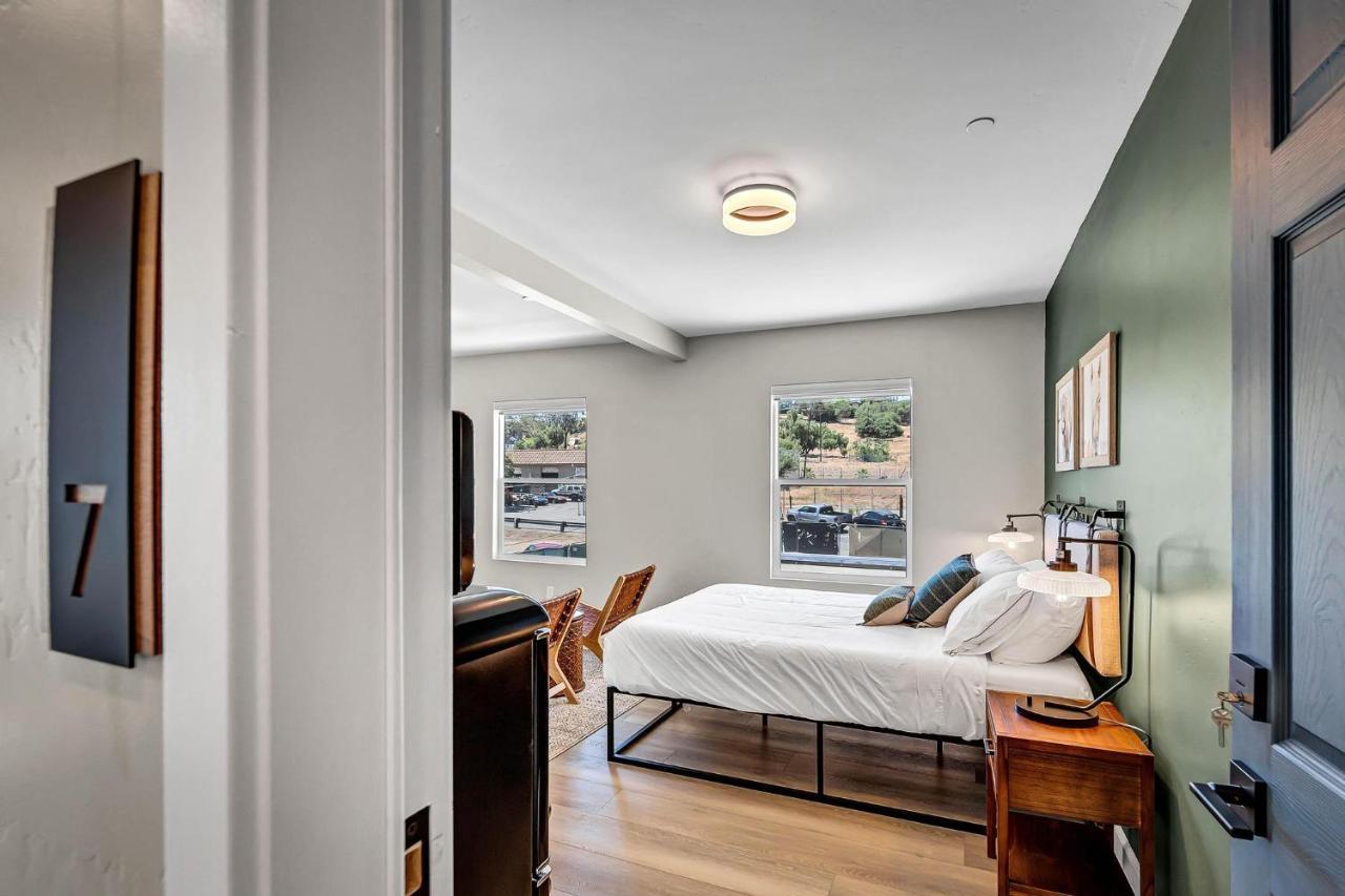 Single Bedroom - Queen Size. Heart Of Downtown Vista Exteriér fotografie